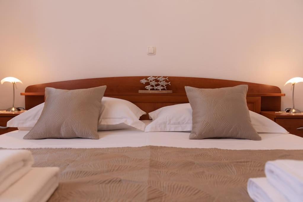 Sea View- Spacious Apartment With Shared Pool Split Luaran gambar
