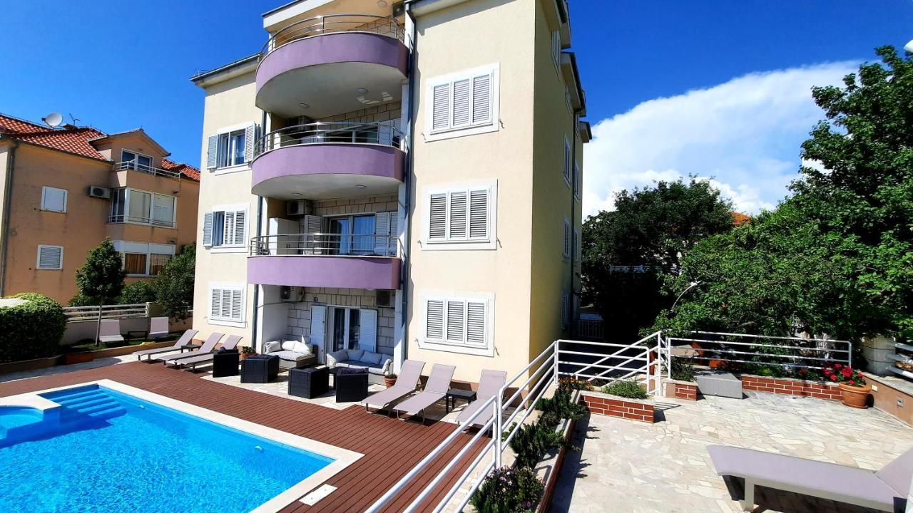 Sea View- Spacious Apartment With Shared Pool Split Bilik gambar
